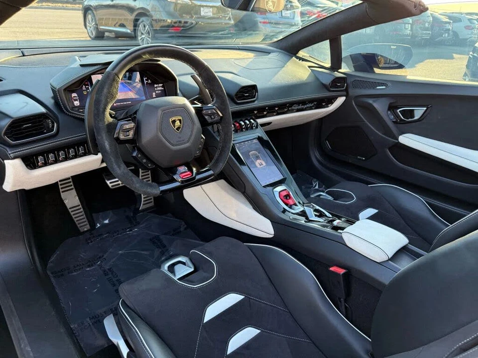 2024 Lamborghini Huracan LP640-4 EVO - Image 7 of 31