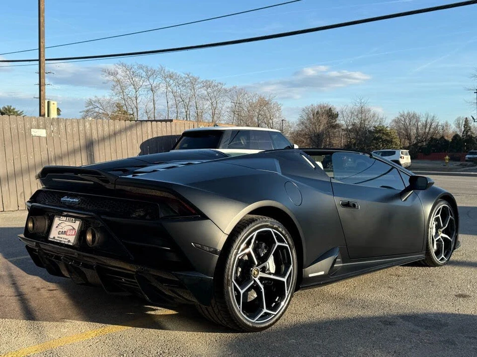 2024 Lamborghini Huracan LP640-4 EVO - Image 9 of 31