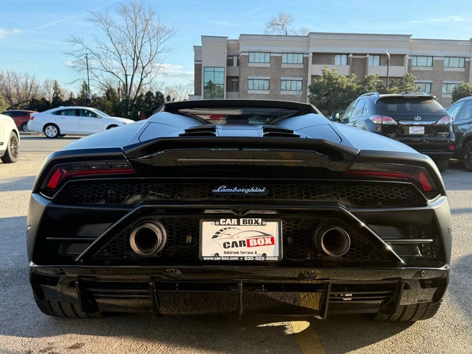 2024 Lamborghini Huracan LP640-4 EVO - Image 18 of 31