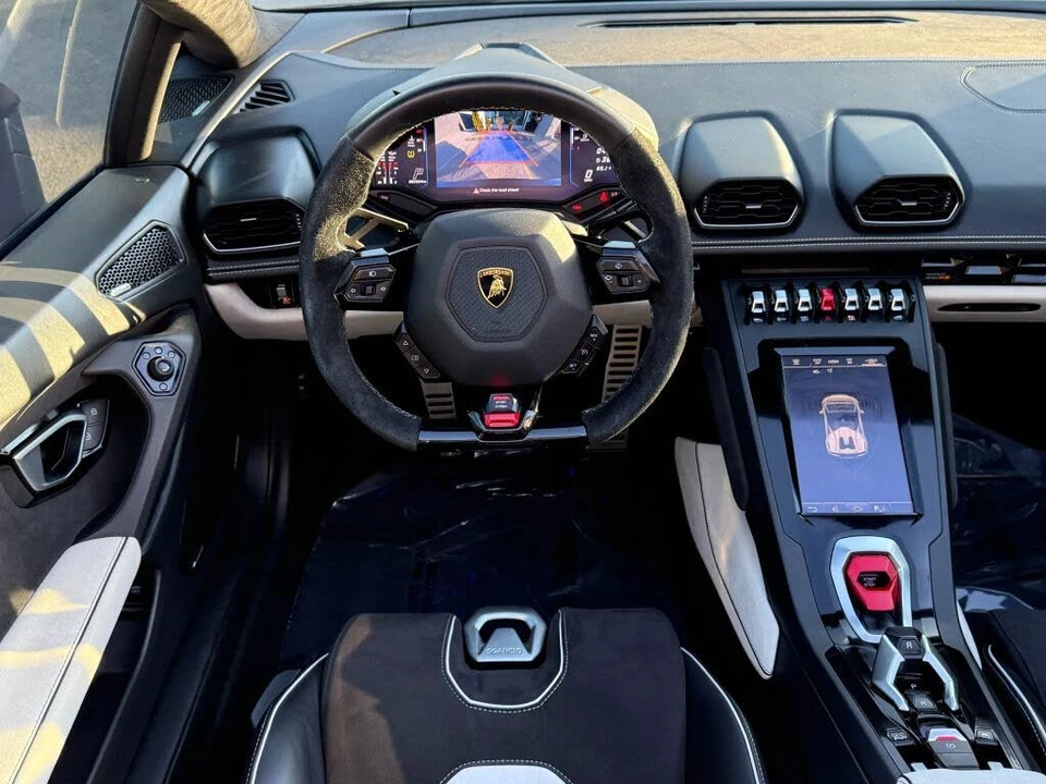 2024 Lamborghini Huracan LP640-4 EVO - Image 12 of 31