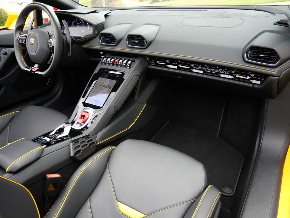 2024 Lamborghini Huracan LP640-4 EVO - Image 7 of 24