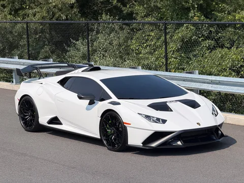 2024 Lamborghini Huracan STO Coupe