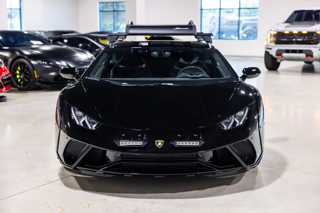 2024 Lamborghini Huracan Sterrato - Image 11 of 31