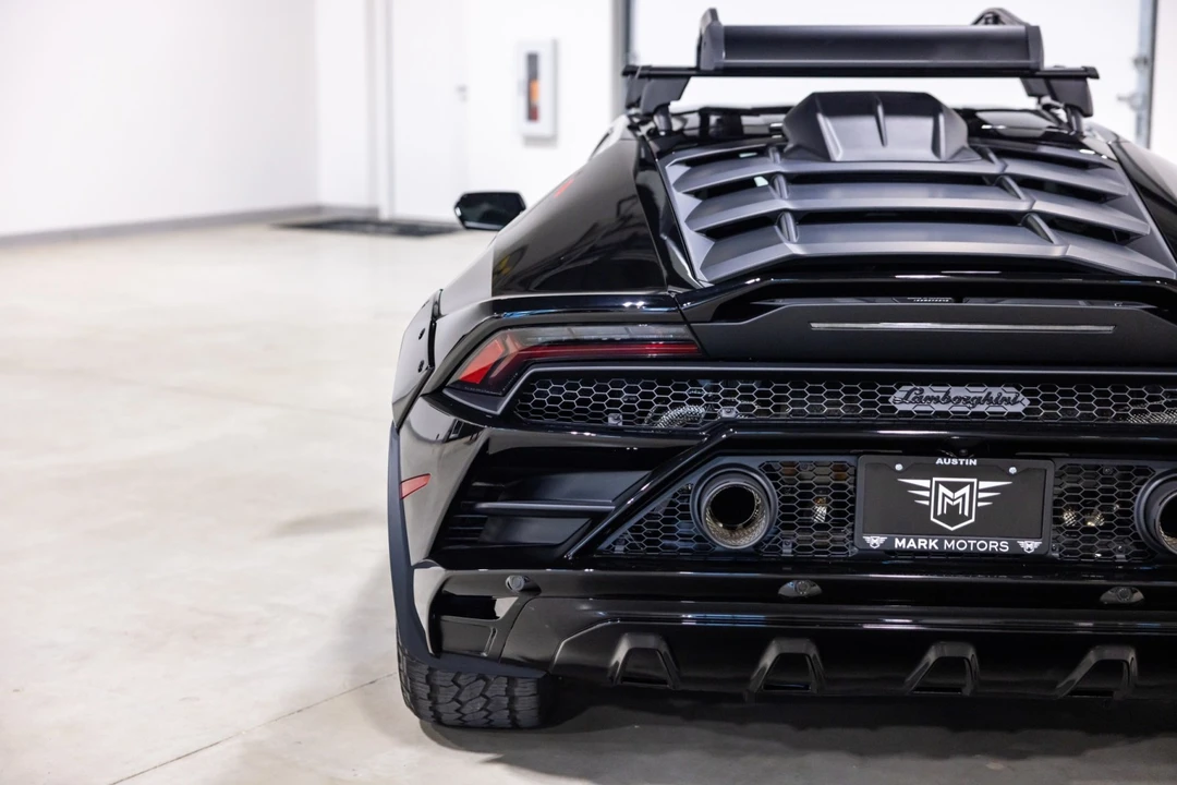2024 Lamborghini Huracan Sterrato - Image 14 of 31