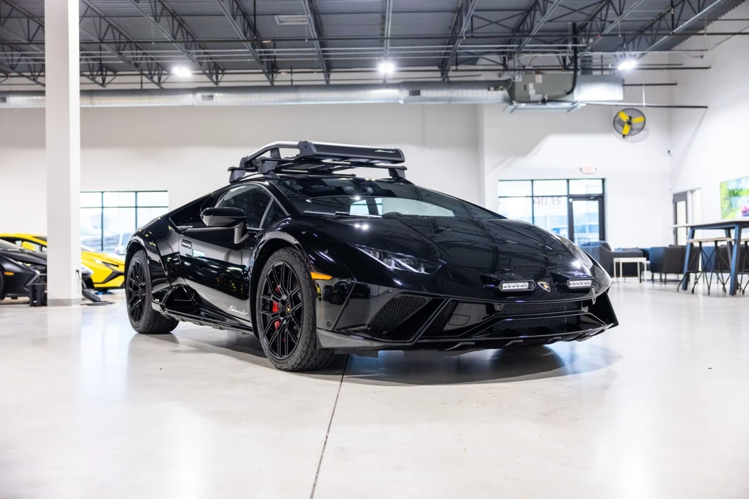 2024 Lamborghini Huracan Sterrato - Image 3 of 31
