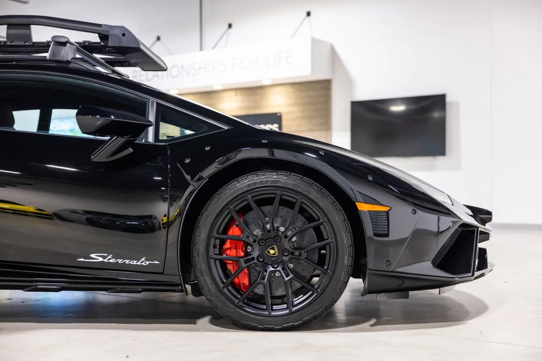 2024 Lamborghini Huracan Sterrato - Image 24 of 31