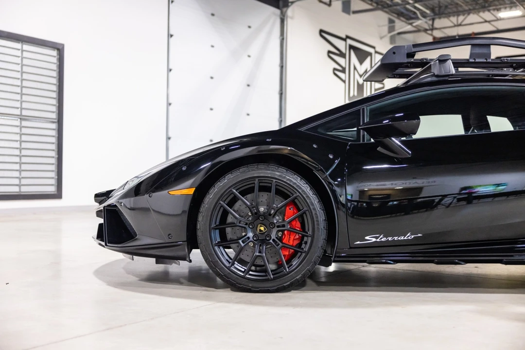 2024 Lamborghini Huracan Sterrato - Image 19 of 31