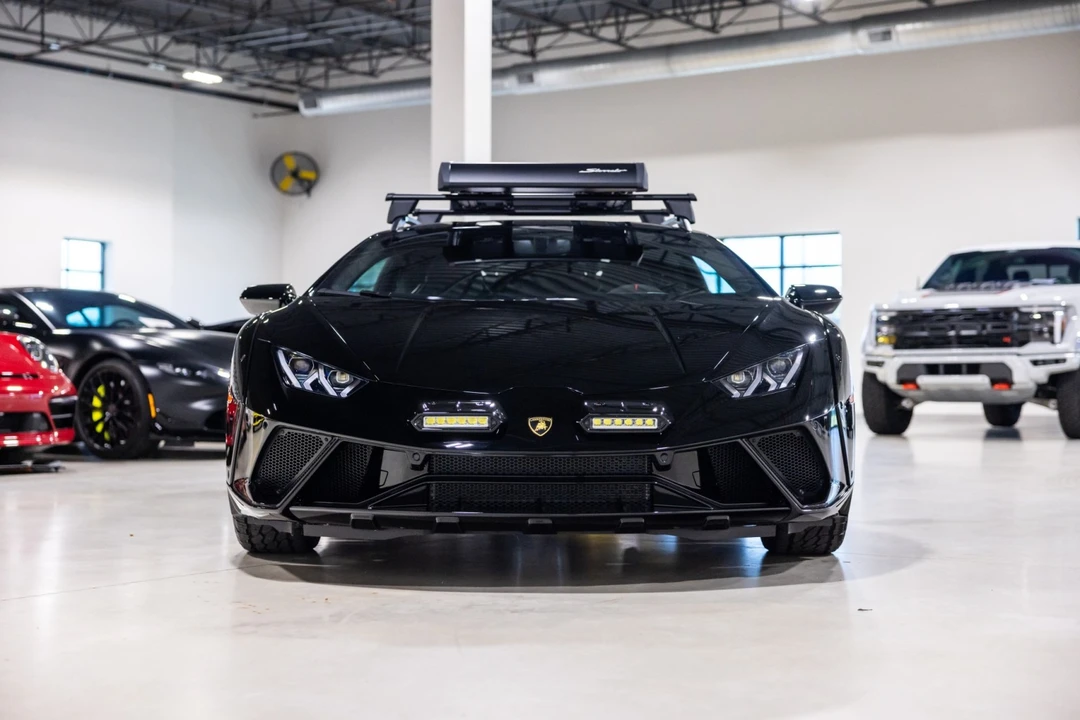 2024 Lamborghini Huracan Sterrato - Image 2 of 31