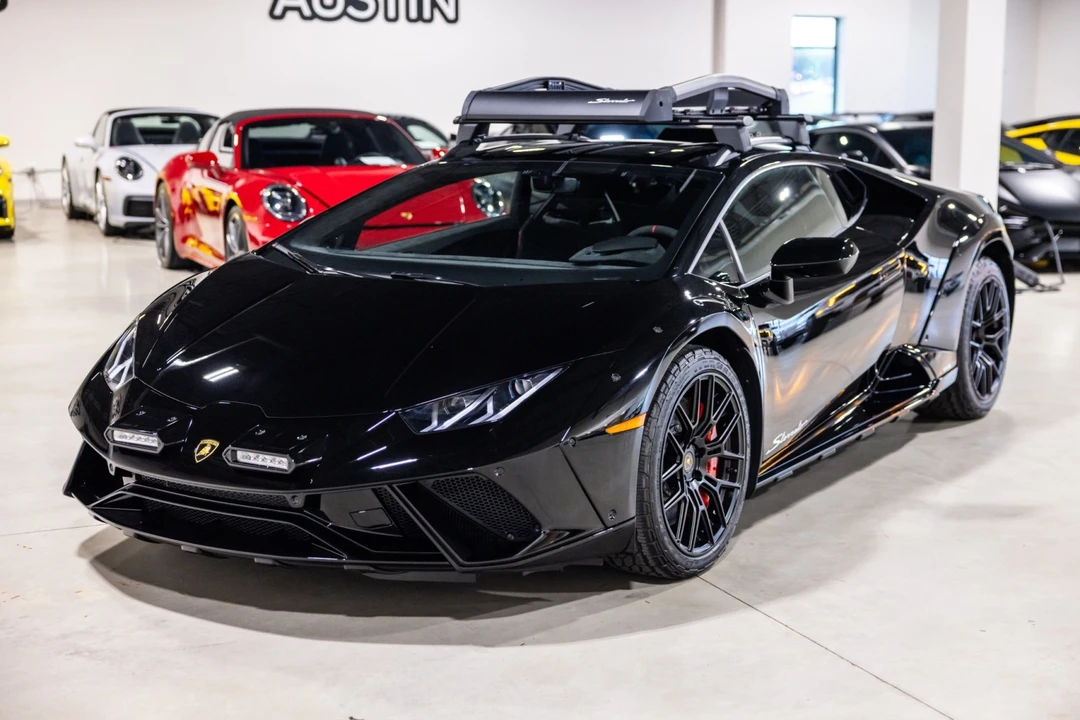 2024 Lamborghini Huracan Sterrato - Image 12 of 31