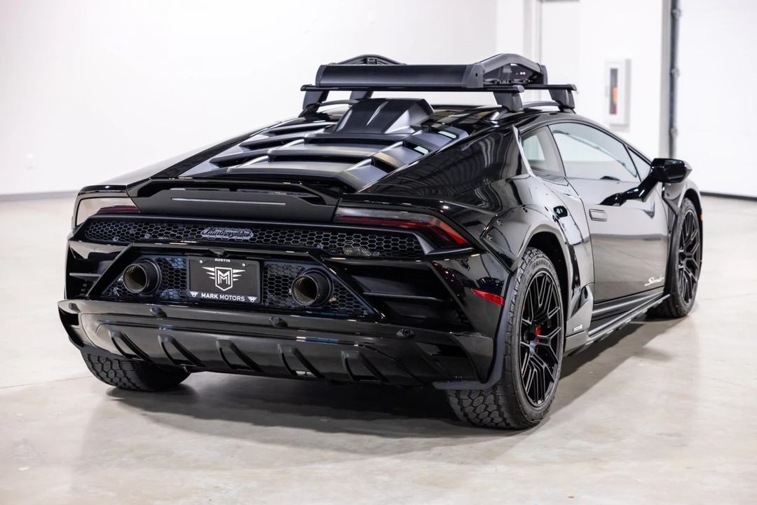 2024 Lamborghini Huracan Sterrato - Image 9 of 31