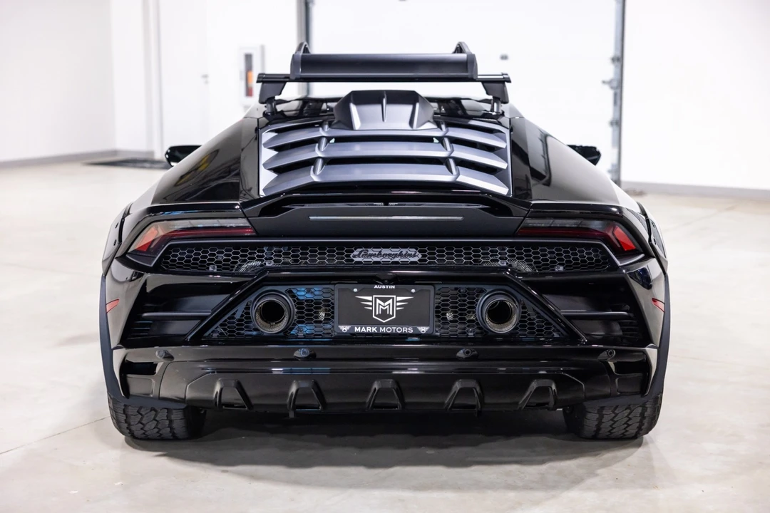 2024 Lamborghini Huracan Sterrato - Image 8 of 31