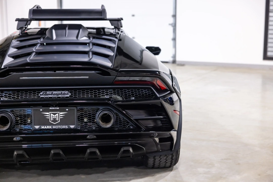 2024 Lamborghini Huracan Sterrato - Image 13 of 31