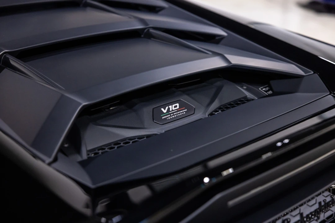 2024 Lamborghini Huracan Sterrato - Image 16 of 31