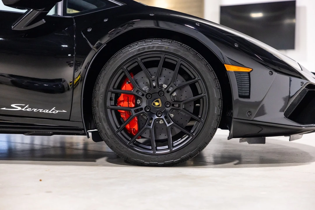 2024 Lamborghini Huracan Sterrato - Image 25 of 31
