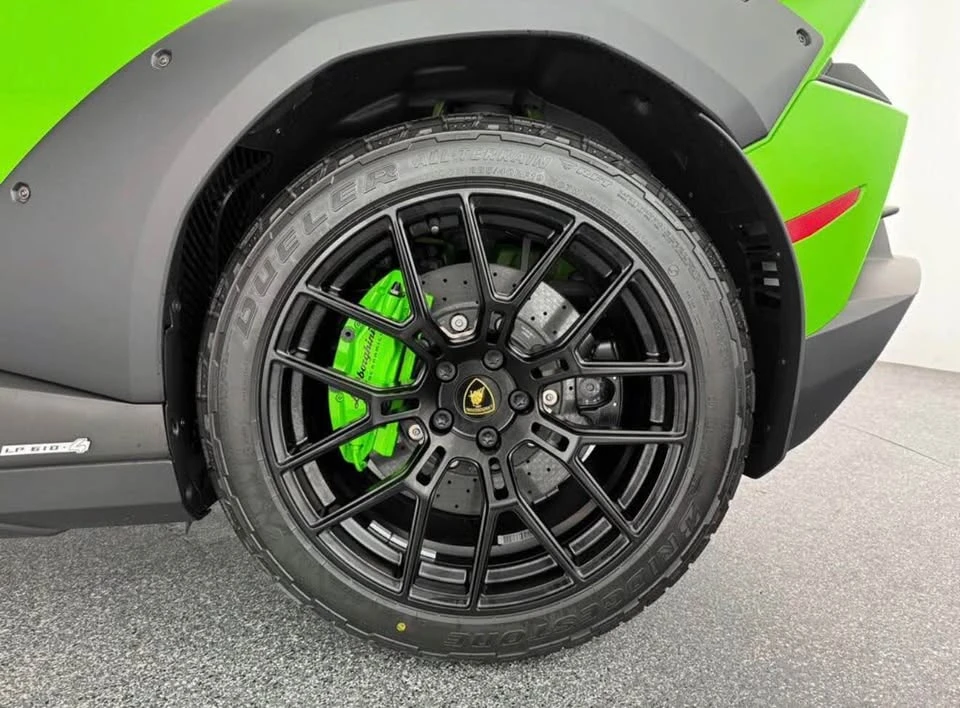 2024 Lamborghini Huracan - Image 15 of 19