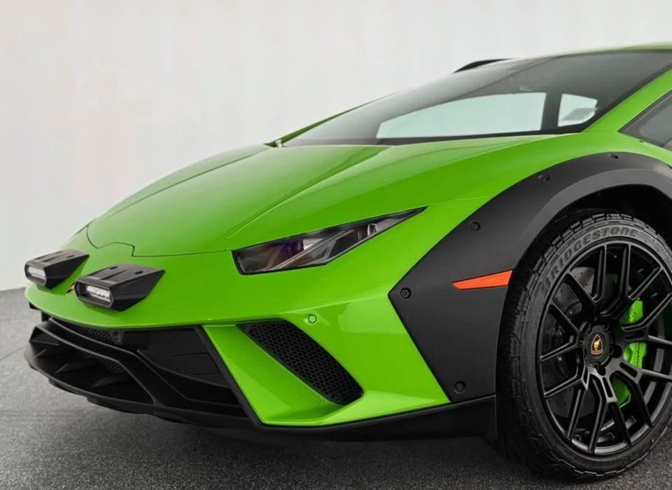 2024 Lamborghini Huracan - Image 17 of 19