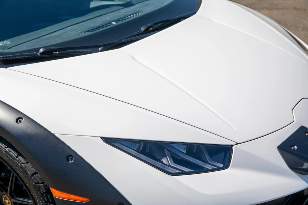 2024 Lamborghini Huracan Sterrato - Image 18 of 31