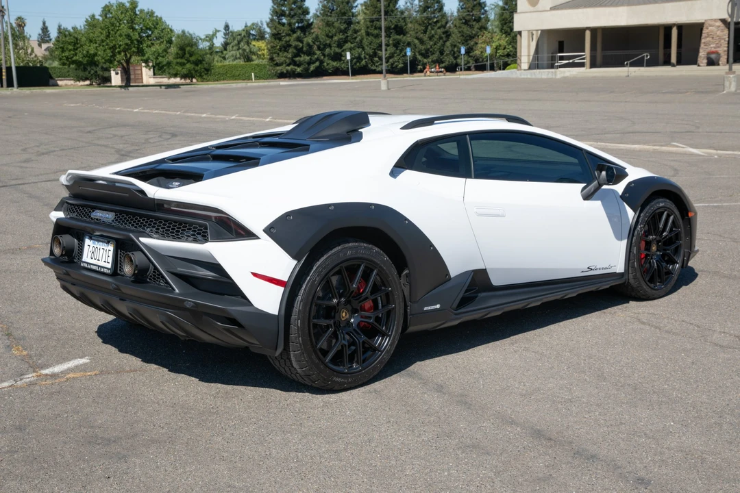 2024 Lamborghini Huracan Sterrato - Image 6 of 31