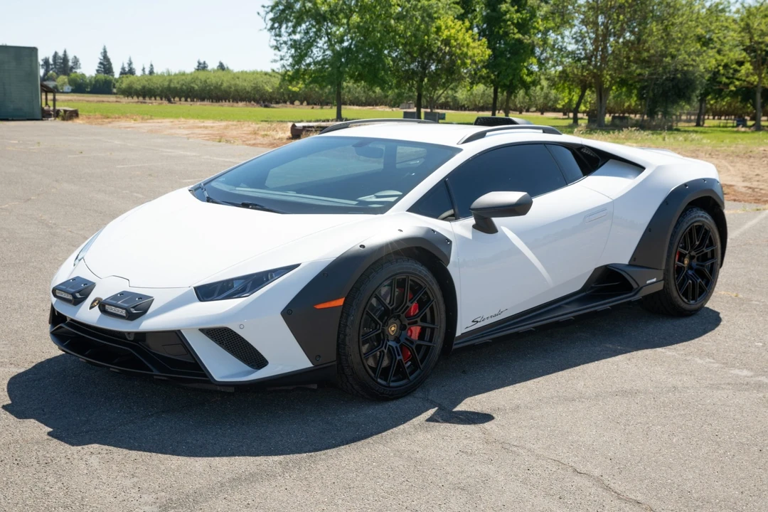 2024 Lamborghini Huracan Sterrato - Image 1 of 31