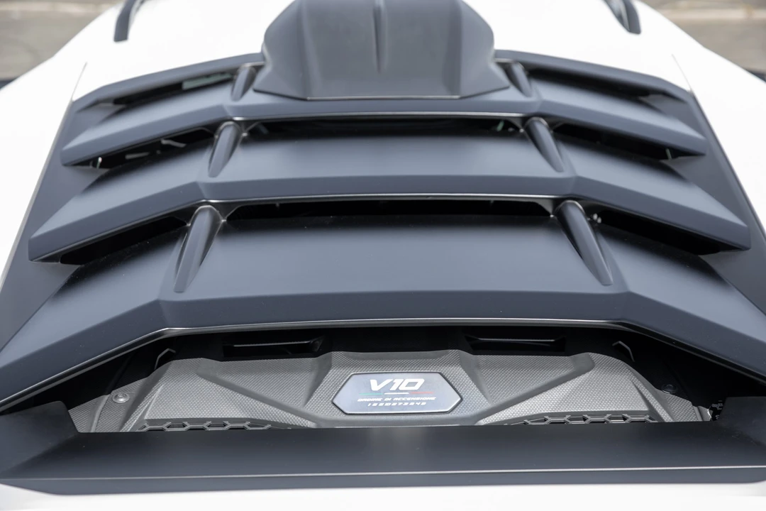 2024 Lamborghini Huracan Sterrato - Image 30 of 31