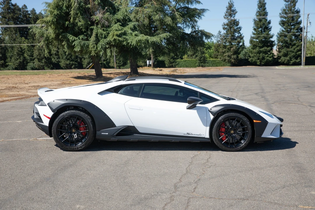 2024 Lamborghini Huracan Sterrato - Image 5 of 31