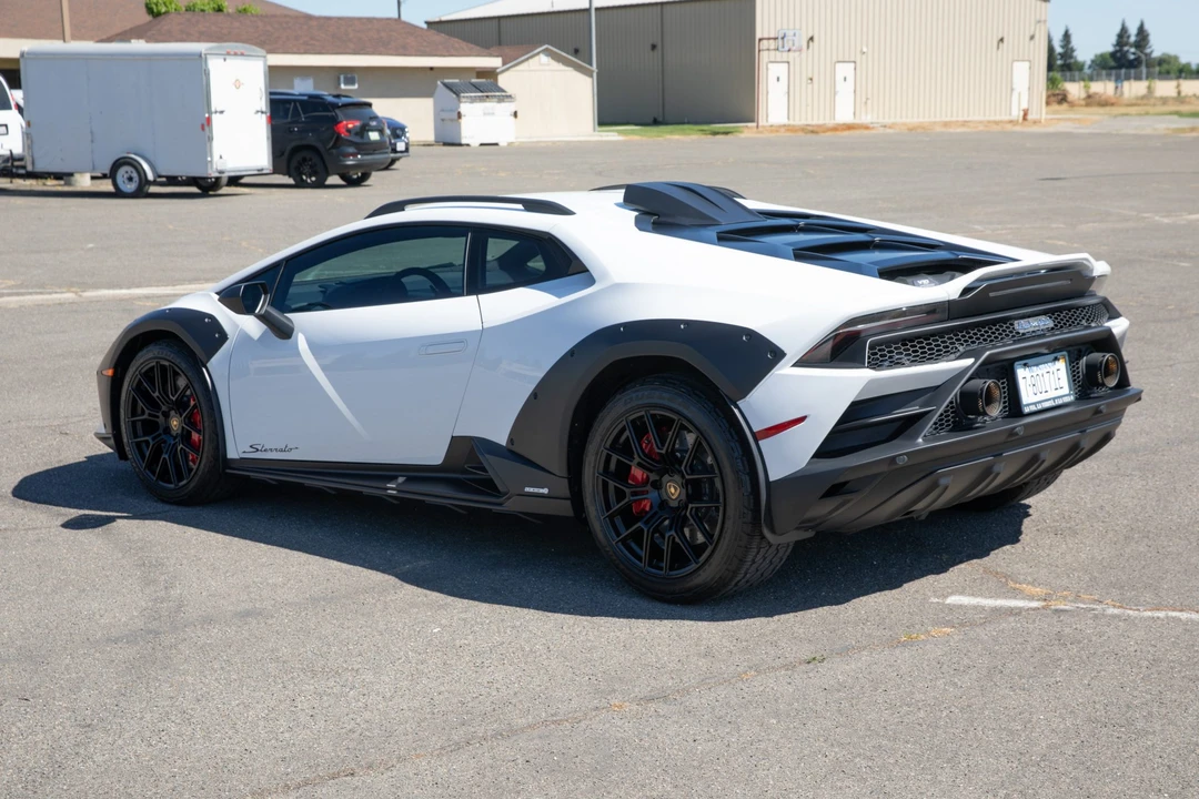 2024 Lamborghini Huracan Sterrato - Image 8 of 31
