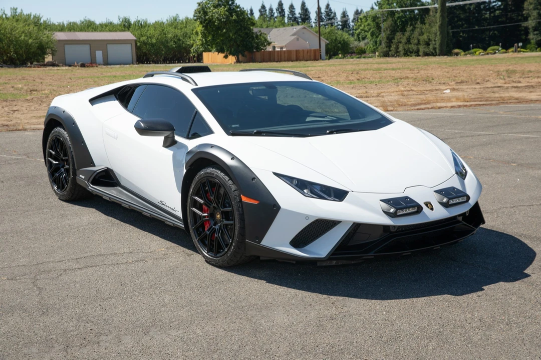 2024 Lamborghini Huracan Sterrato - Image 4 of 31