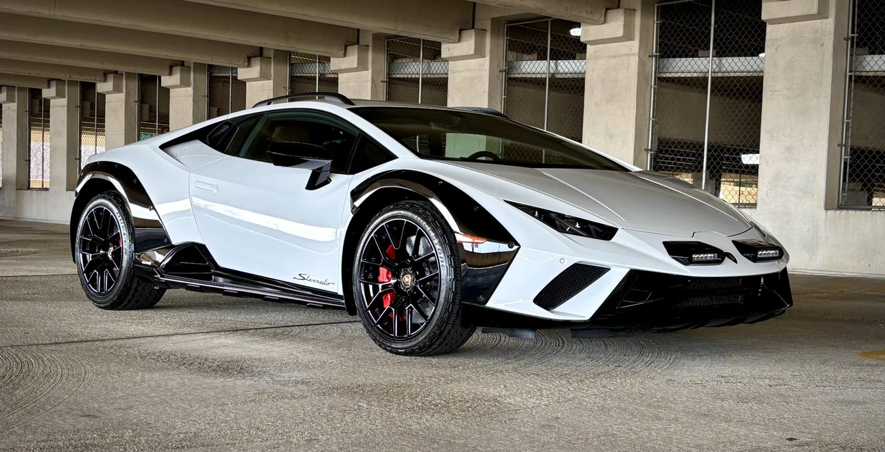 2024 Lamborghini Huracan Sterrato - Image 7 of 31