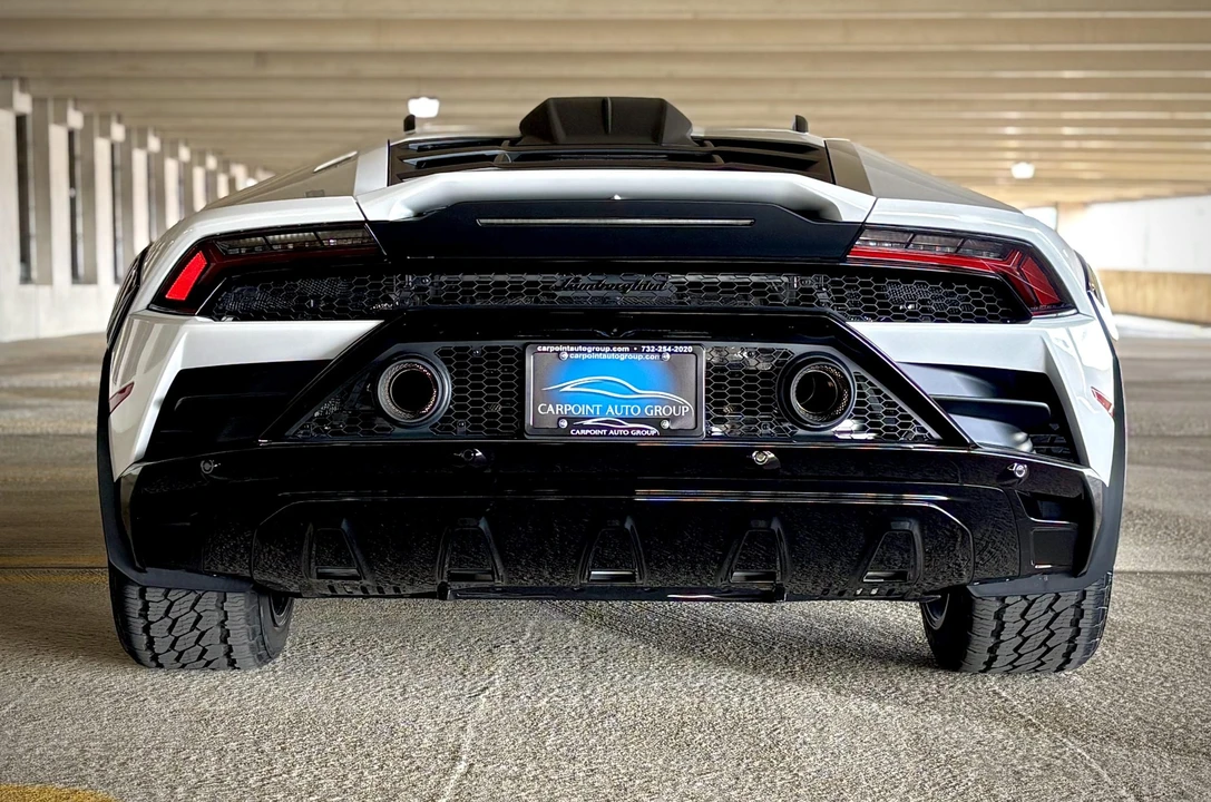 2024 Lamborghini Huracan Sterrato - Image 16 of 31