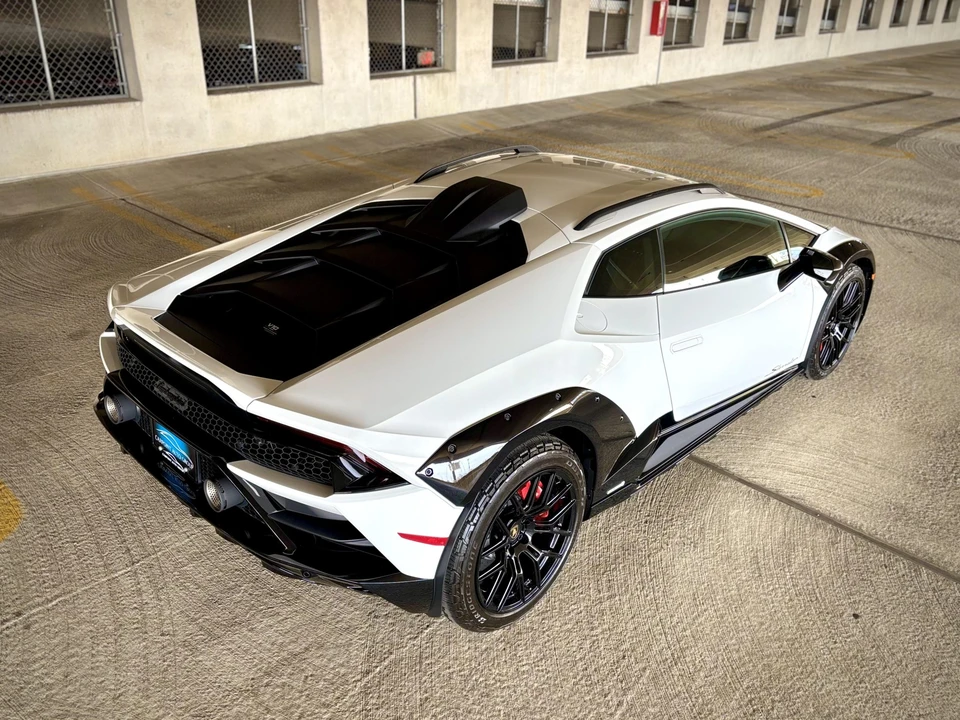 2024 Lamborghini Huracan Sterrato - Image 12 of 31
