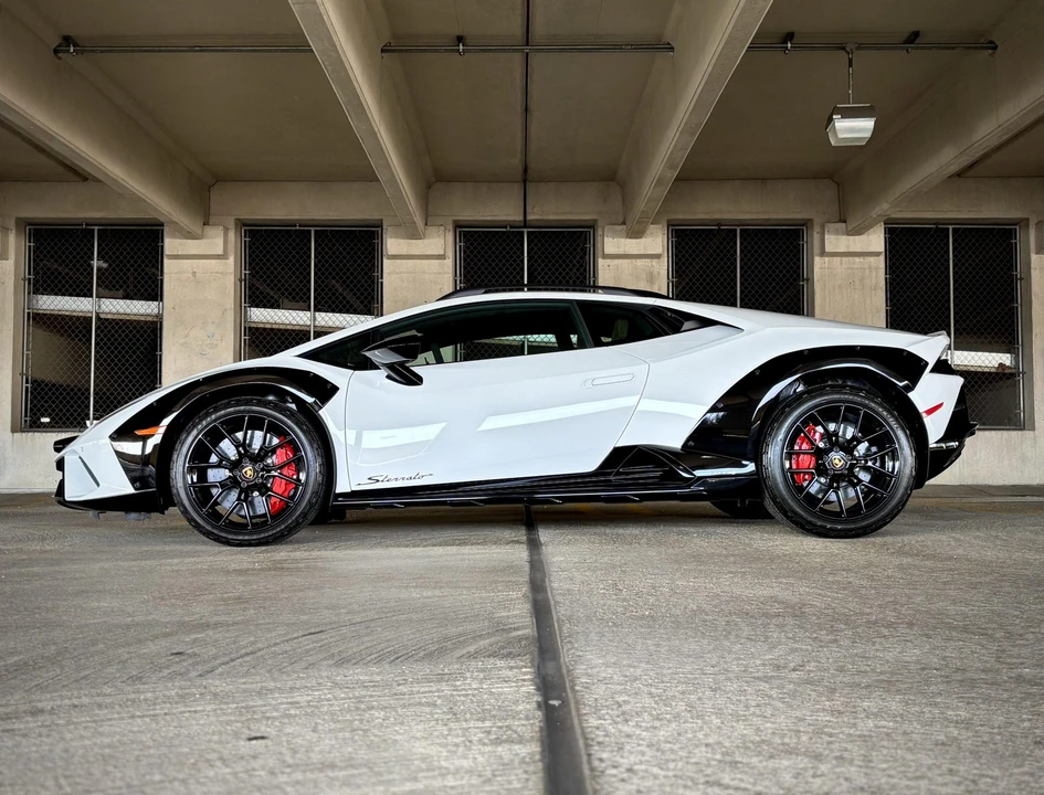 2024 Lamborghini Huracan Sterrato - Image 21 of 31