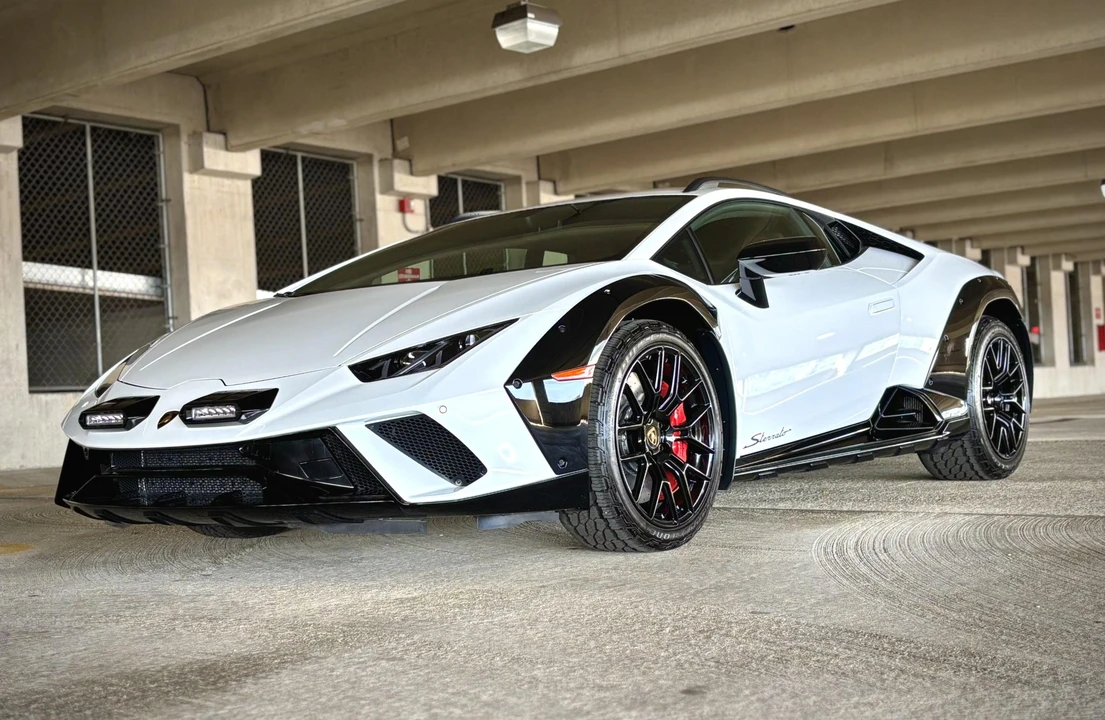 2024 Lamborghini Huracan Sterrato - Image 2 of 31