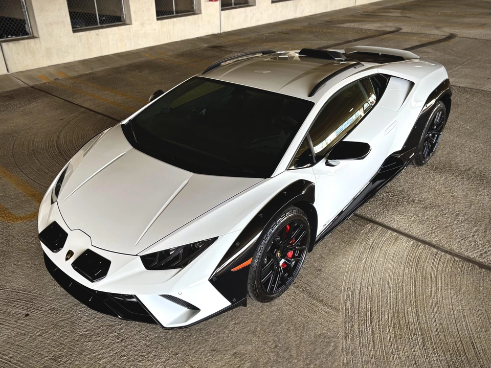 2024 Lamborghini Huracan Sterrato - Image 4 of 31