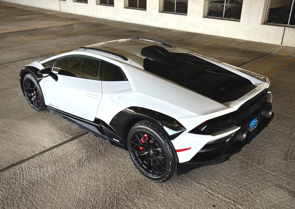 2024 Lamborghini Huracan Sterrato - Image 18 of 31