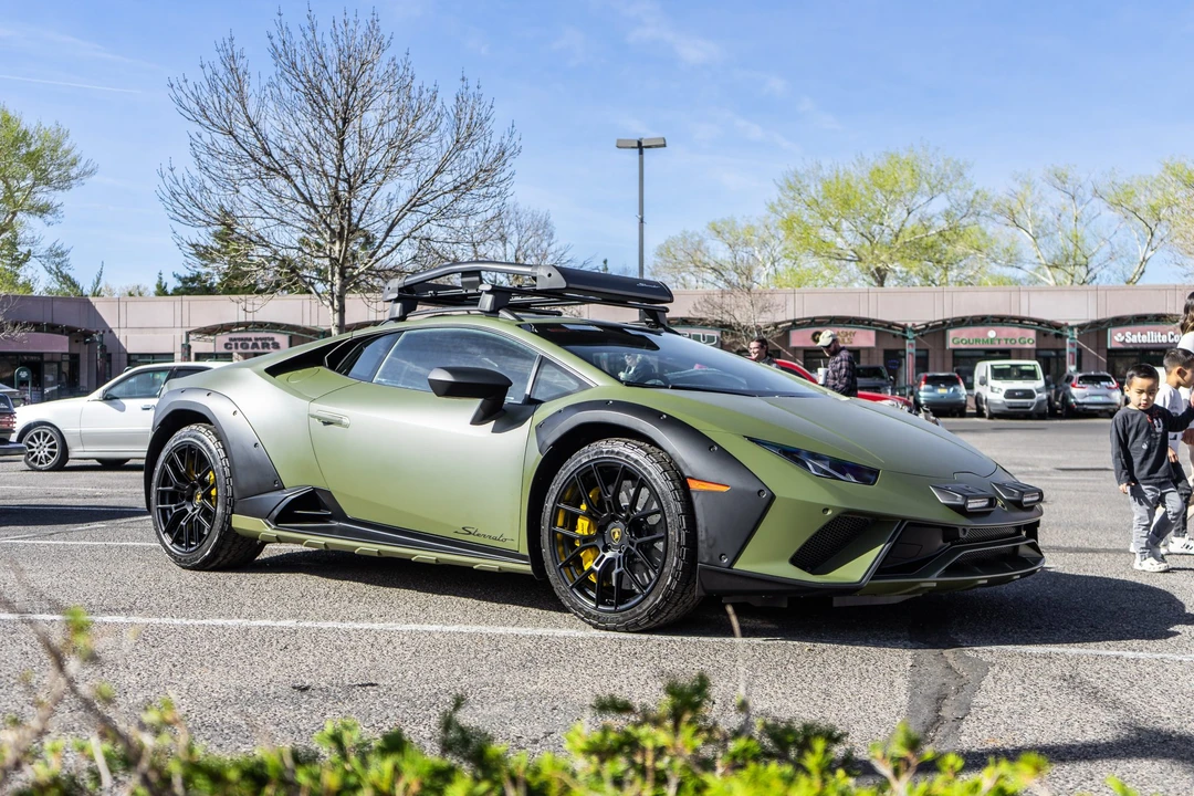 2024 Lamborghini Huracan Sterrato - Image 11 of 31