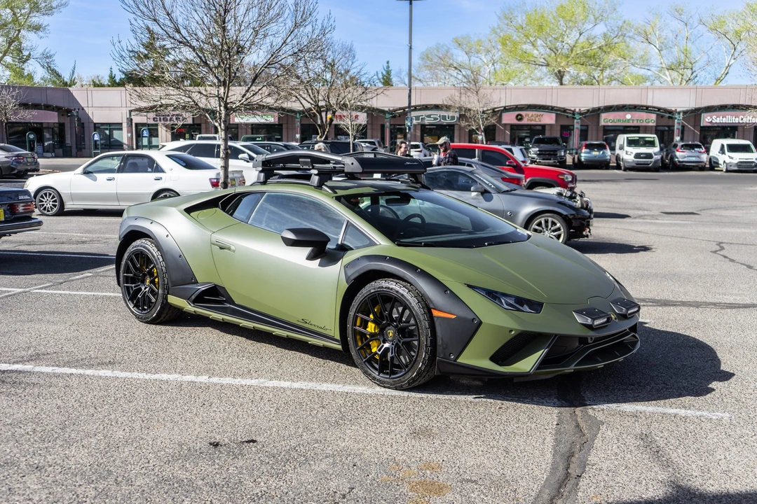 2024 Lamborghini Huracan Sterrato - Image 10 of 31
