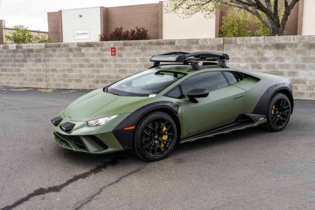 2024 Lamborghini Huracan Sterrato - Image 2 of 31