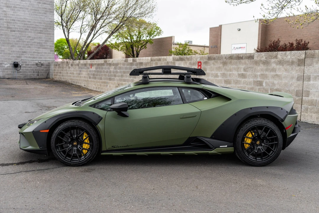 2024 Lamborghini Huracan Sterrato - Image 24 of 31