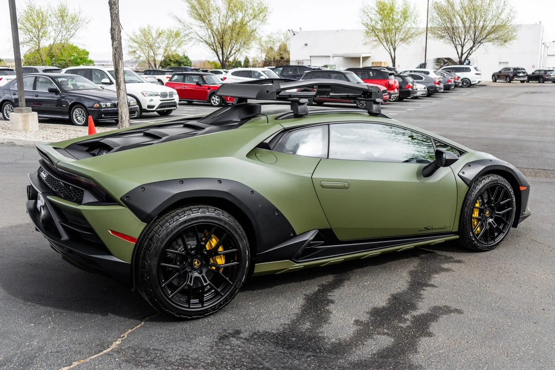 2024 Lamborghini Huracan Sterrato - Image 15 of 31
