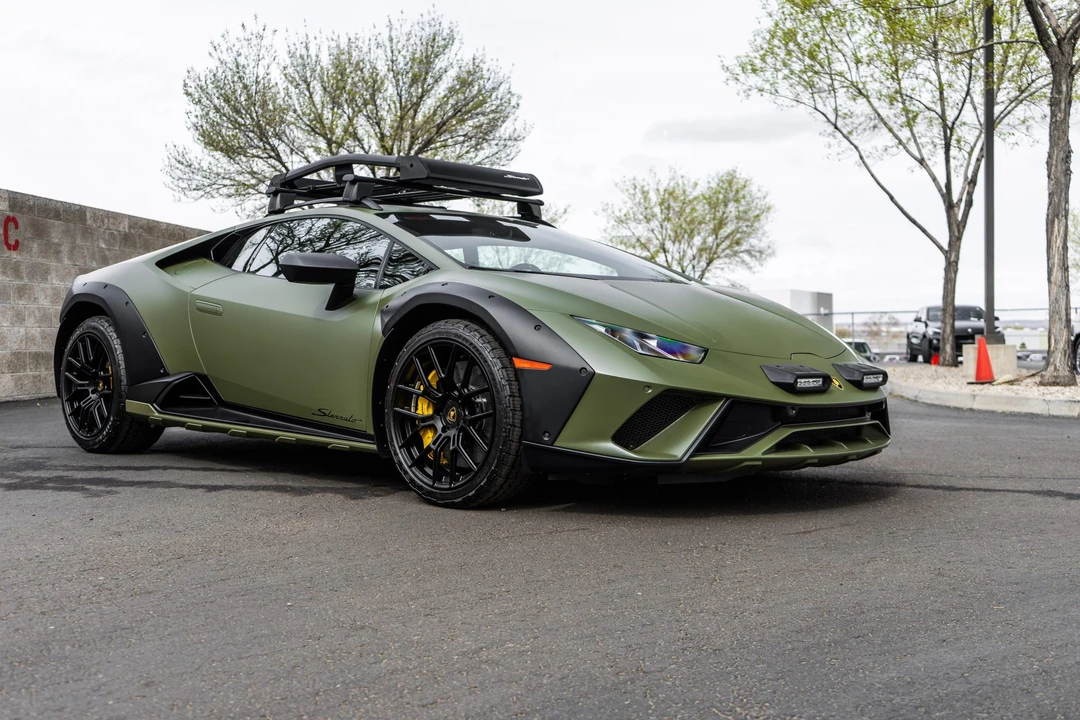 2024 Lamborghini Huracan Sterrato - Image 9 of 31
