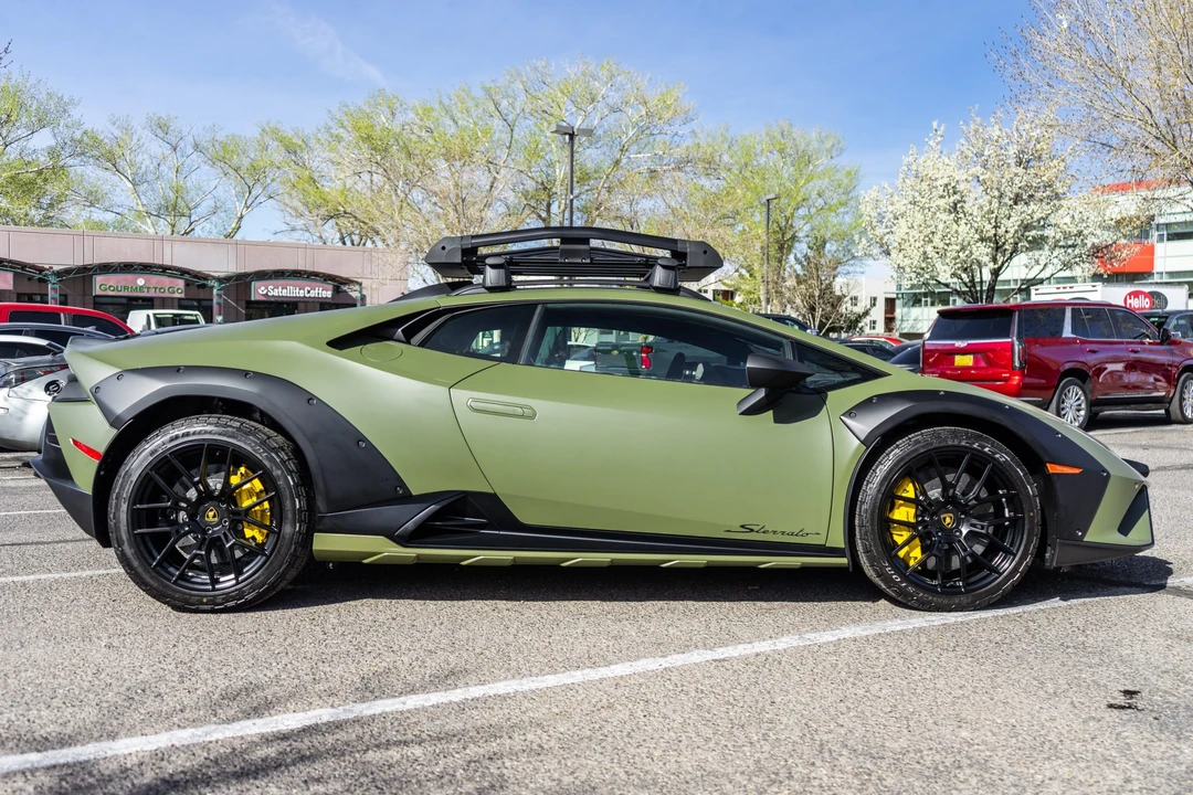 2024 Lamborghini Huracan Sterrato - Image 14 of 31