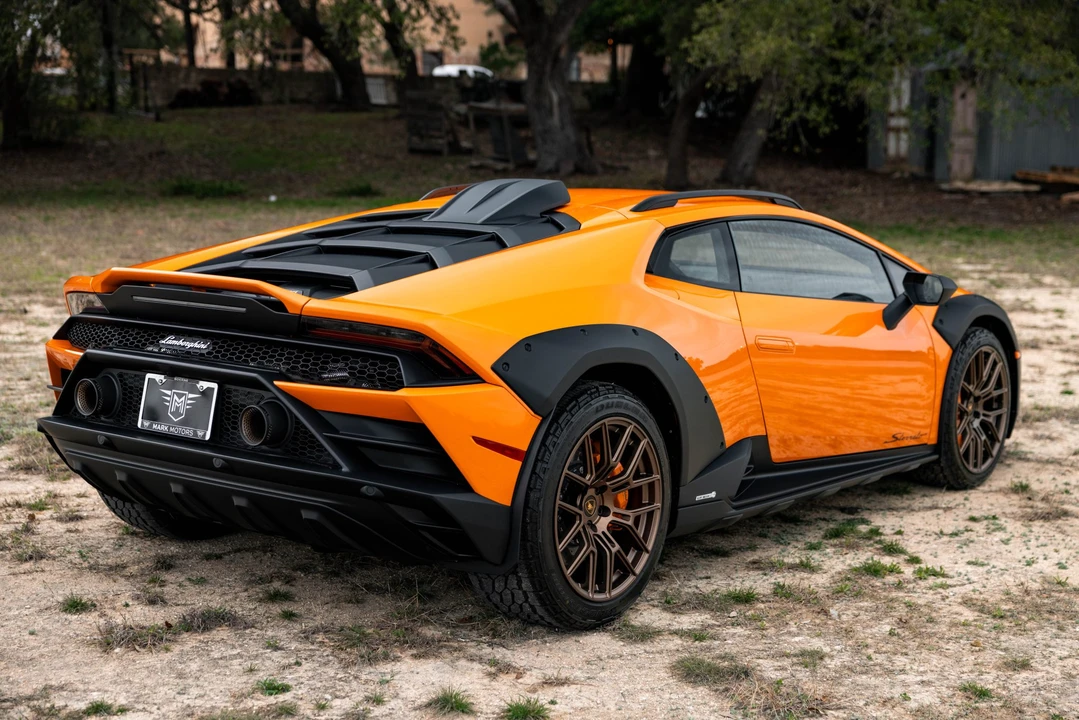 2024 Lamborghini Huracan Sterrato - Image 16 of 31