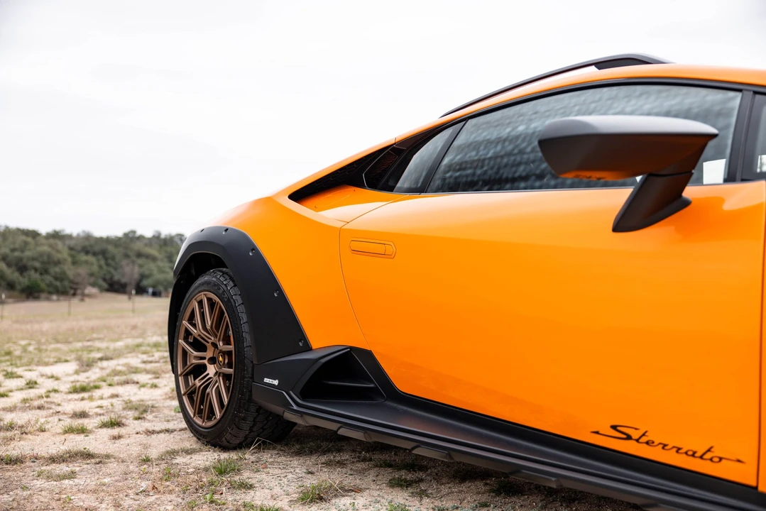 2024 Lamborghini Huracan Sterrato - Image 30 of 31