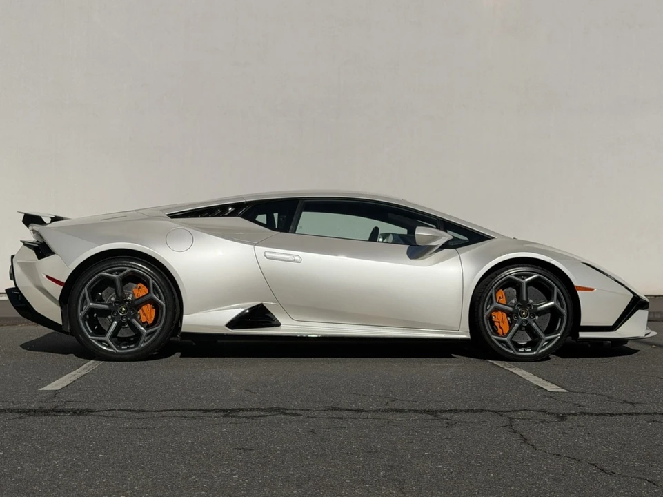 2024 Lamborghini Huracan - Image 8 of 12