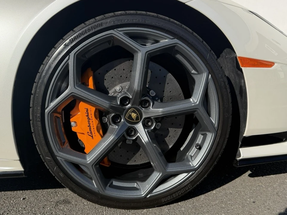 2024 Lamborghini Huracan - Image 10 of 12