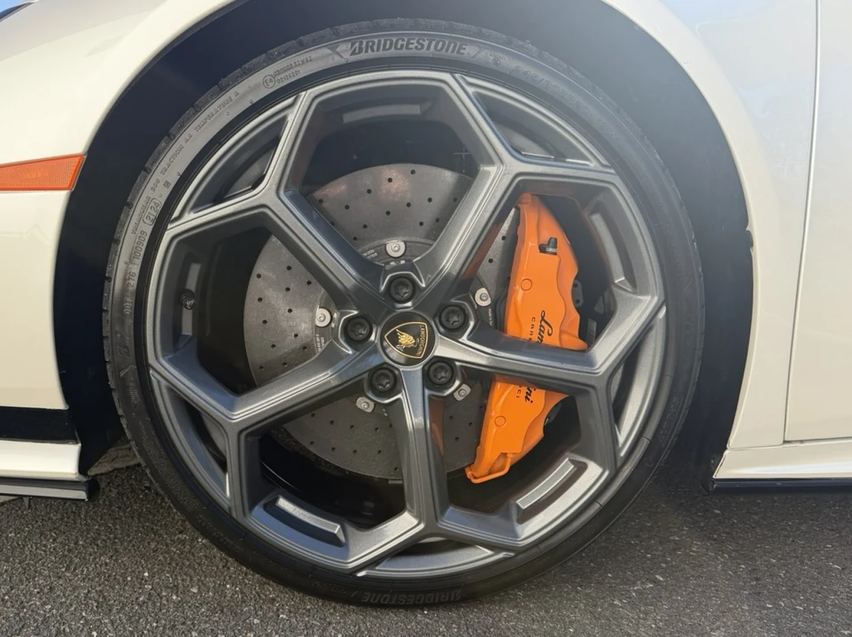 2024 Lamborghini Huracan - Image 11 of 12