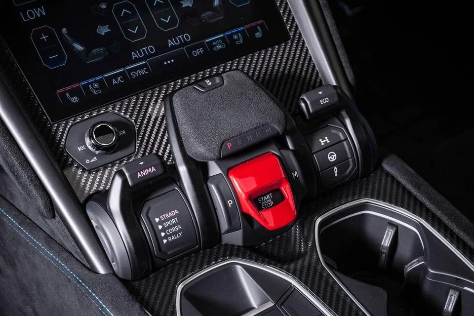 2024 Lamborghini Urus Performante - Image 17 of 20
