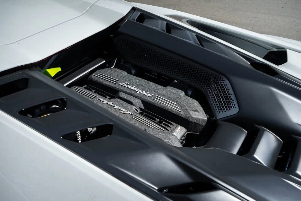 2024 Lamborghini Revuelto - Image 8 of 15