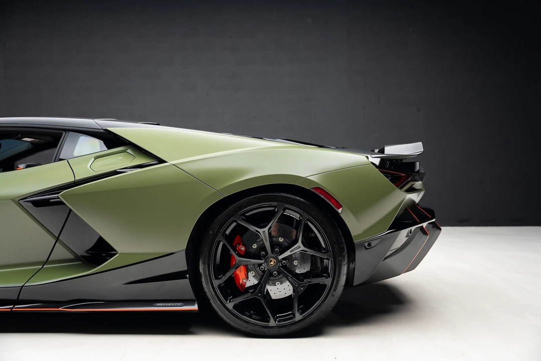 2024 Lamborghini Revuelto - Image 22 of 31