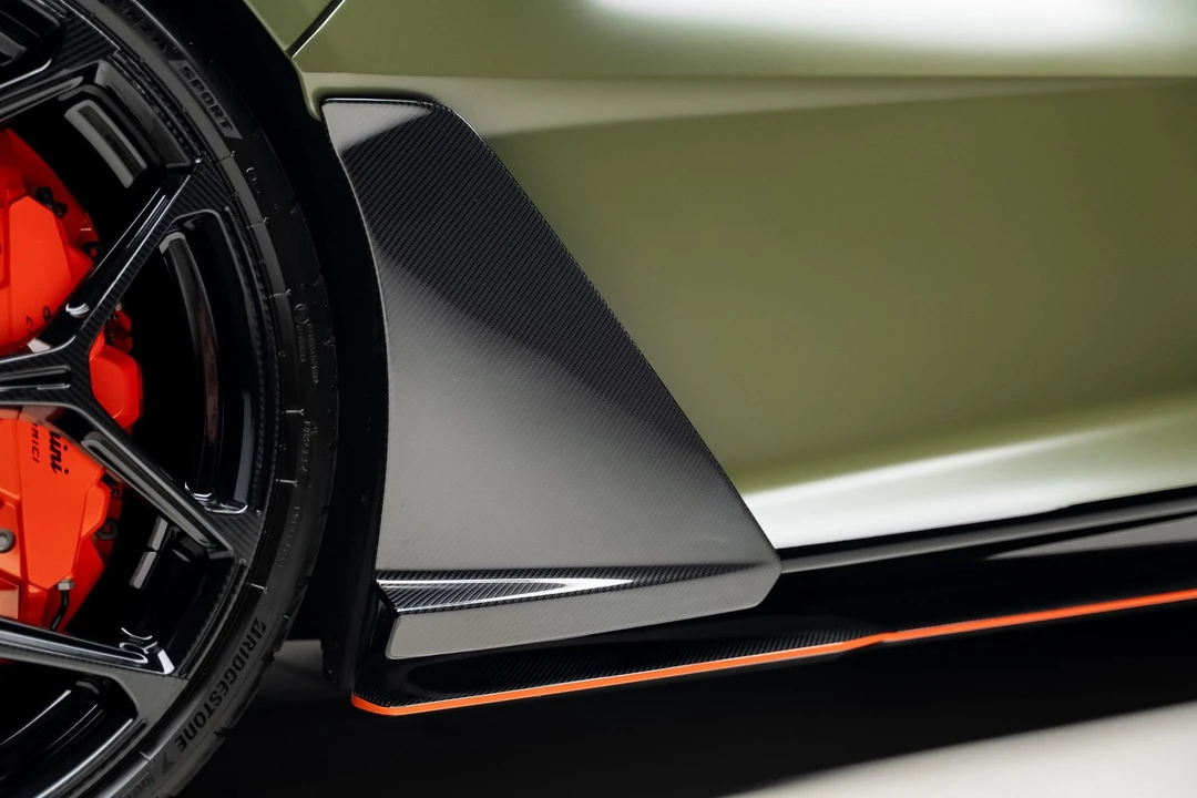 2024 Lamborghini Revuelto - Image 26 of 31